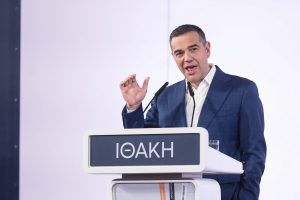 Τσίπρας για τράπεζες: «Κρατικά εγγυημένη αισχροκέρδεια» – Ζητά φορολόγηση των υπερκερδών