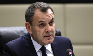 Παναγιωτόπουλος: Παραμένουμε σε «κόκκινο συναγερμό» στα σύνορα