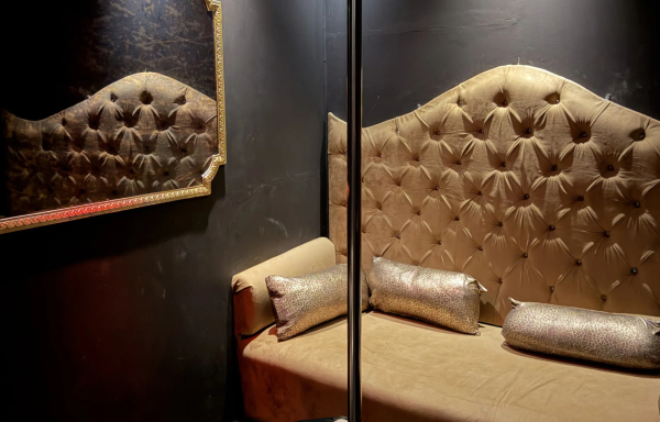 Καλλιθέα: Έφοδος του «ελληνικού FBI» σε καταστήματα stripshow - 5 συλλήψεις (βίντεο, εικόνες)