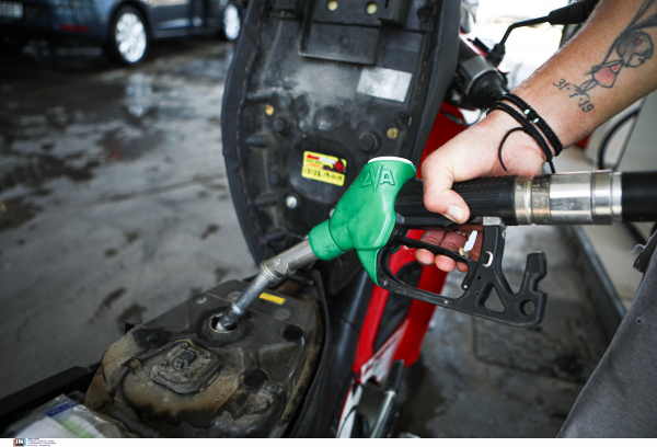 Επίδομα βενζίνης: «Άφαντο» το μπόνους για κινητά χωρίς NFC, η εναλλακτική με «ψαλίδι» στην επιδότηση