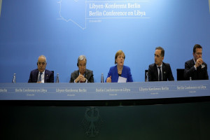 Διάσκεψη του Βερολίνου: Αποφασίστηκε κατάπαυση πυρός και τήρηση του εμπάργκο όπλων στη Λιβύη