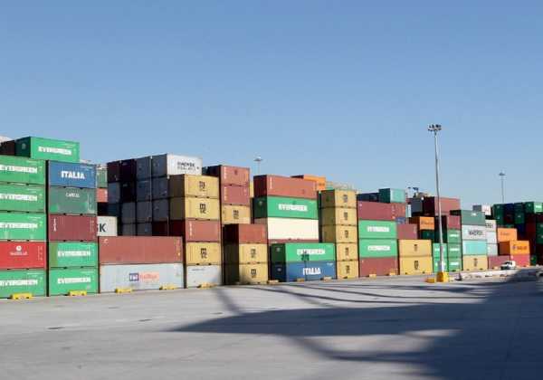 «Φουρτούνες» για τις θαλάσσιες μεταφορές εμπορευματοκιβωτίων