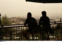 Καιρός: Σταθερά ψηλά η θερμοκρασία - Έρχονται βροχές και αφρικανική σκόνη