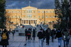 Greece Set to Raise Minimum Wage Amid Cost-of-Living Pressures