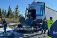 Τροχαίο ατύχημα με νταλίκες - Γέμισε αλεύρι η εθνική οδός έξω από τη Λαμία (Βίντεο και Εικόνες)
