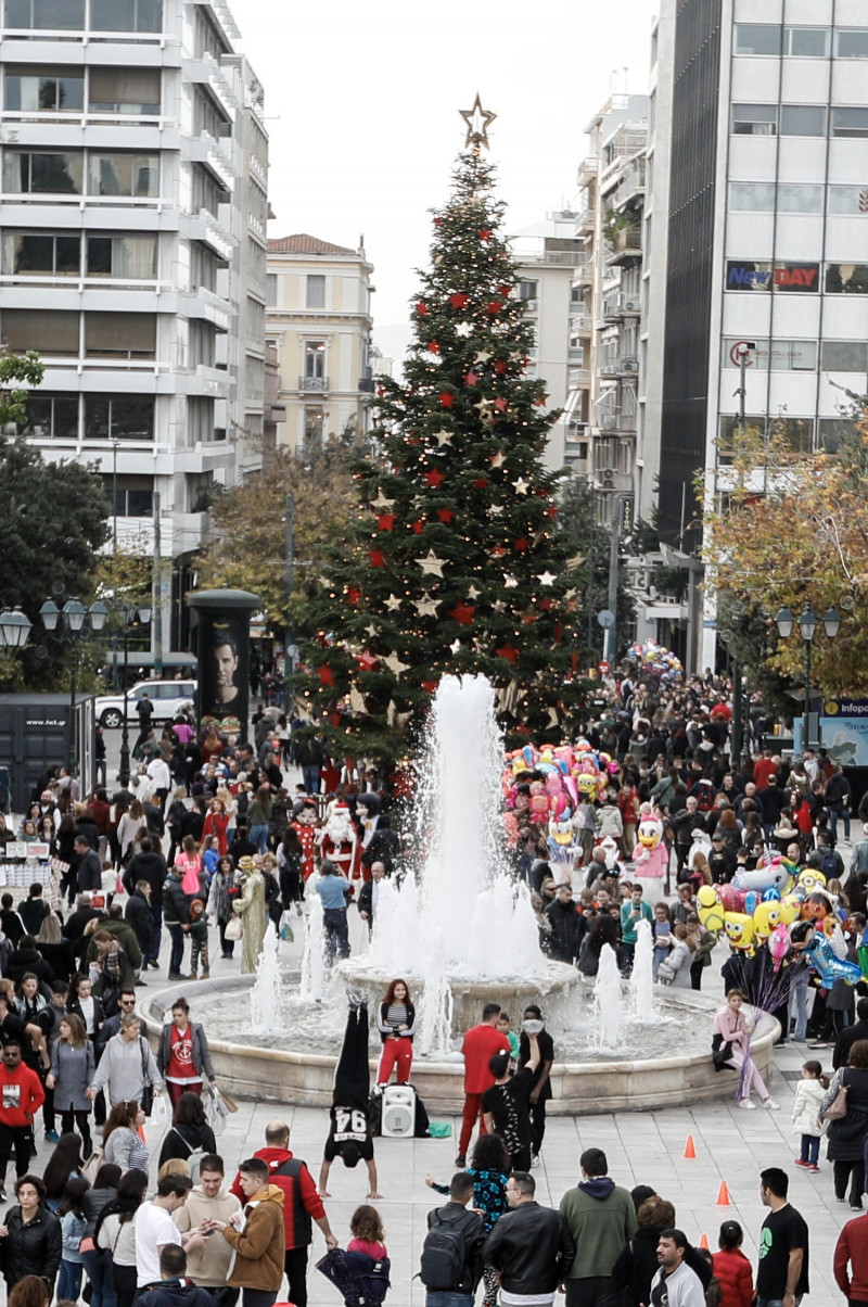 Ο Δήμος Αθηναίων απαντά για τον χριστουγεννιάτικο στολισμό: «Η συκοφαντία έχει και τα όρια της»