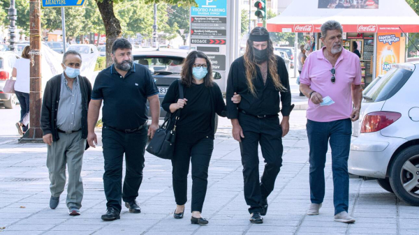 Πατέρας Γιακουμάκη: Δεν θα δω την παράσταση για το Βαγγέλη γιατί θα βιώσω έντονα τα μαρτύρια του