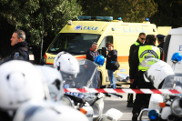 Ιπποκράτειο: Γέφυρα σωτηρίας από Τροχαία και ΕΚΑΒ για τη μεταφορά «μισοπνιγμένου» βρέφους