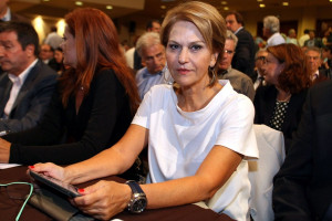 Μαρία Ρεπούση: Επενδύσεις σε… ιστορικά χαρτοφυλάκια - Apple και Twitter κυριαρχούν στο πόθεν έσχες της