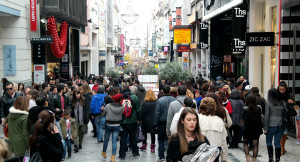 Εκπτώσεις Μαΐου 2019: Πότε ξεκινούν - Ποιες Κυριακές θα είναι ανοιχτά τα καταστήματα