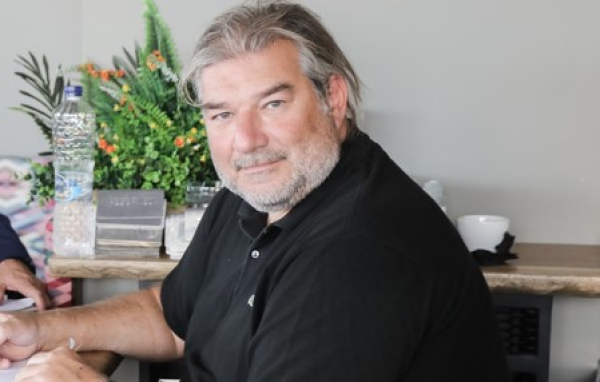 Πυρά Καραχάλιου κατά Καρυστιανού: Δημοφιλής είναι και η Μενεγάκη, γιατί να μην μπει στην πολιτική;