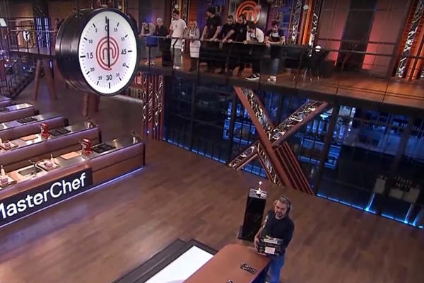 Masterchef 2025: Άναψαν τα αίματα στον εξώστη λίγο πριν ανοίξουν οι κάμερες (Βίντεο)