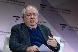 Χτυπάει το σαμάρι για να ακούσει ο ...γάιδαρος