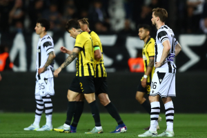 Super League: Ο Μύθου κράτησε ζωντανό τον ΠΑΟΚ, 1-1 με την ΑΕΚ στην Τούμπα