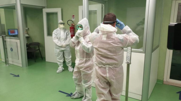 Κορονοϊός: Πρώτος θάνατος από τον ιό στη Βρετανία