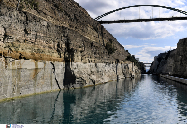 Πτώμα άνδρα εντοπίστηκε να επιπλέει στη θάλασσα στον Ισθμό Κορίνθου