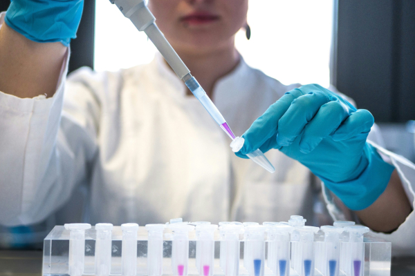 Greek Research Sector in Turmoil Amid Funding Disputes and Resignations