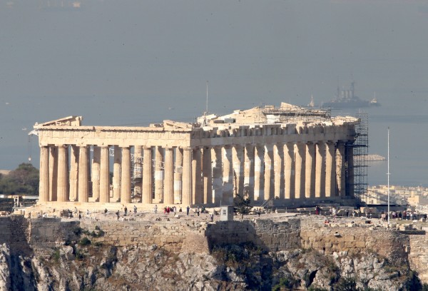Bloomberg: Απίθανο να συμπεριληφθεί η Ελλάδα στο QE της ΕΚΤ