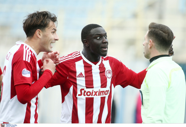 Ο Ολυμπιακός Β' έφυγε στο ημίχρονο από την Καλλιθέα με παράπονα για τη διαιτησία - Οργισμένη ανακοίνωση και κάλεσμα σε Αυγενάκη