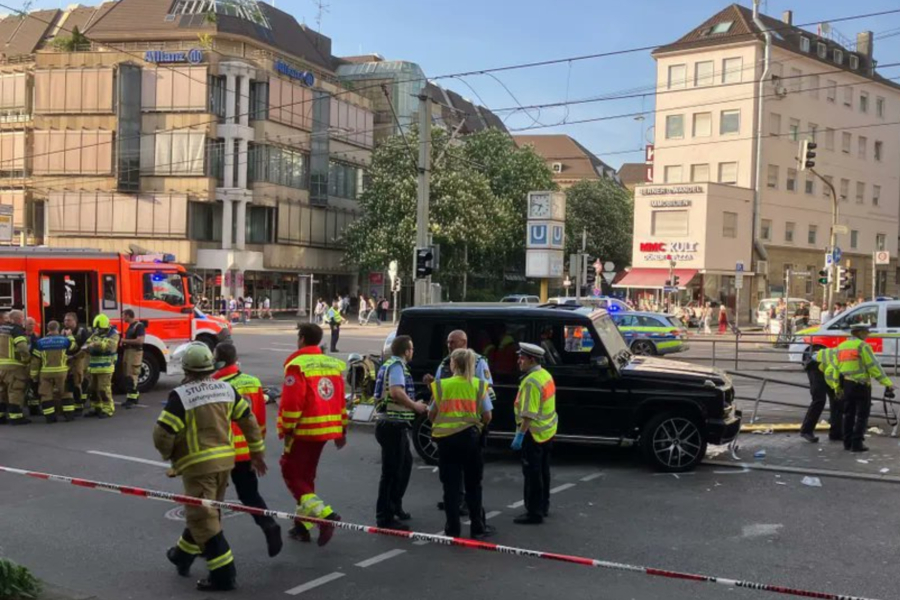 Γερμανία: Αυτοκίνητο έπεσε σε πλήθος στη Στουτγκάρδη - Τουλάχιστον 8 τραυματίες, οι 3 σοβαρά