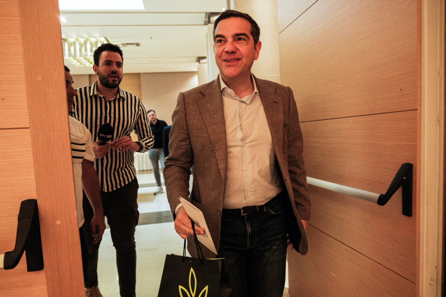 Πολύ θετική για Τσίπρα, ικανοποιητική και για Σαμαρά η δημοσκόπηση της MRB