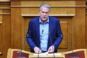 Γερουλάνος: Στην κυβέρνηση χλευάζουν τις προτάσεις του ΠΑΣΟΚ και μετά τις υιοθετούν