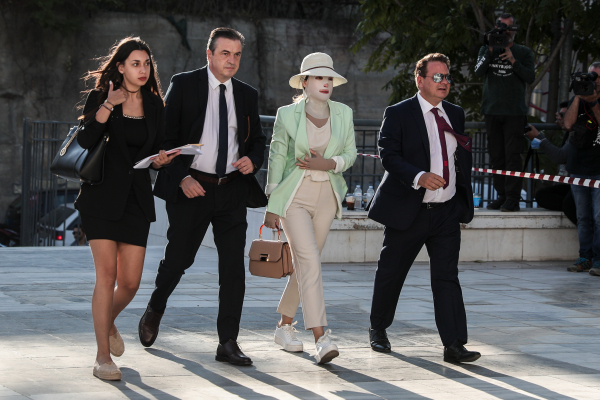 Οι καταθέσεις των μαρτύρων στη δίκη για την επίθεση με το βιτριόλι - «Την άκουσα να ψελλίζει "καίγομαι και κρυώνω"»