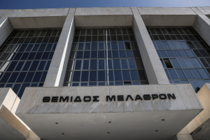 Τον Παναγιώτη Λυμπερόπουλο πρότεινε η Βουλή για πρόεδρο του ΑΠ - Αποχές δικαστικών και αιχμές