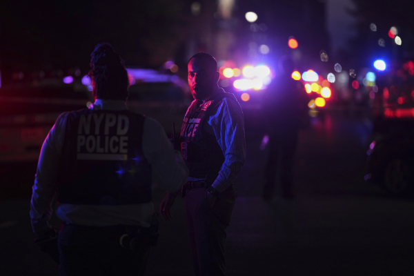 Νέα Υόρκη: Τρεις νεκροί από πυροβολισμούς σε κλαμπ - Εντοπίστηκαν 36 κάλυκες