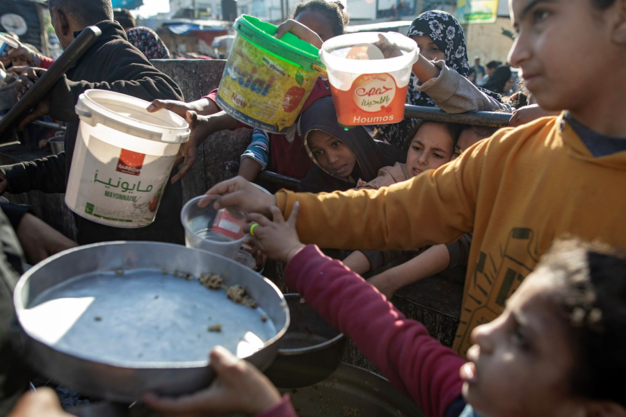 UNRWA: «Το Ισραήλ &quot;κόβει&quot; τις μεταφορές τροφίμων προς τη βόρεια Γάζα»