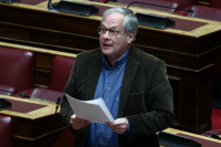 Επίθεση σε βουλευτή του ΣΥΡΙΖΑ στην Πάτρα: Τον έβρισαν, τον έσπρωξαν και τον χτύπησαν με βέσπα