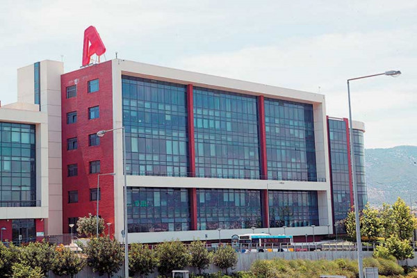 Στην οικογένεια Βαρδινογιάννη ο αποκλειστικός έλεγχος του Alpha