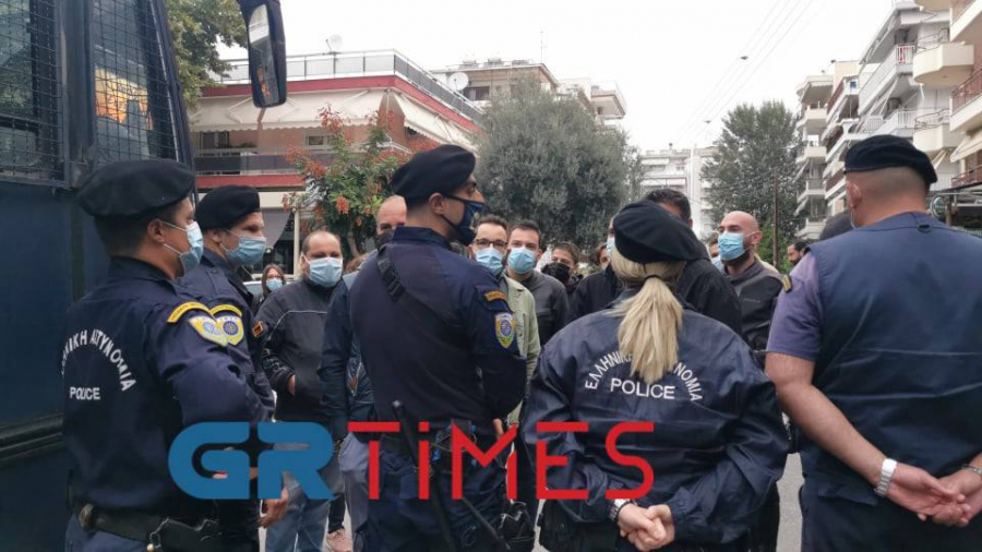 «Αστακός» το ΕΠΑΛ Σταυρούπολης, ένταση με μέλη της ΕΛΜΕ (βίντεο)