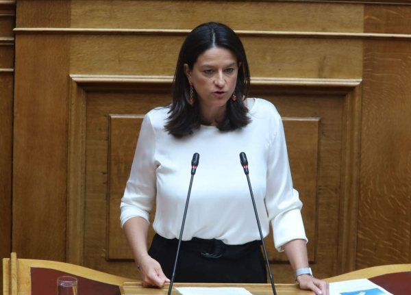 Νίκη Κεραμέως για 4ήμερη εργασία: «Τα ωραία τα λόγια, τα ανεφάρμοστα»