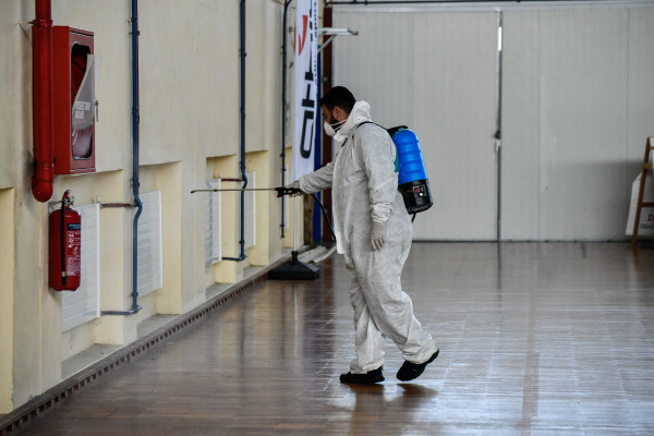 Κορονοϊός: Σύσταση στις ευπαθείς ομάδες για αποφυγή ταξιδιών εντός και εκτός Ελλάδας