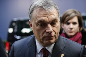 Ποινή φυλάκισης σε όσους βοηθούν τους παράτυπους μετανάστες εξετάζει η Ουγγαρία