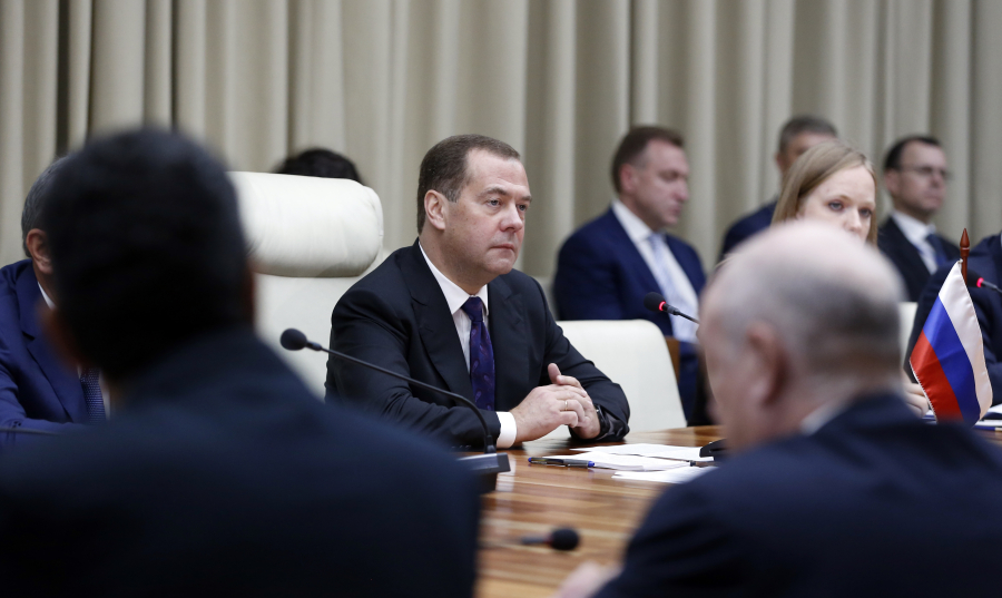 Ο Μεντβέντεφ απειλεί Φινλανδία και Σουηδία με «πυρηνική εκδίκηση»