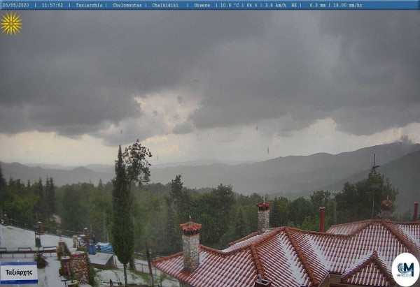 Χαλκιδική: Θυελλώδεις άνεμοι και έντονο χαλάζι έπληξαν την περιοχή (video)