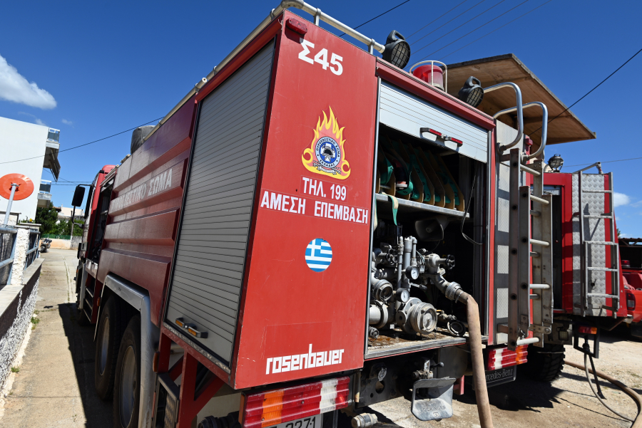 Φωτιά τώρα στο Μενίδι