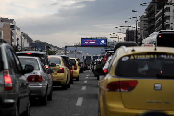 Διπλάσια τέλη κυκλοφορίας για τους «ξεχασιάρηδες» ιδιοκτήτες οχημάτων