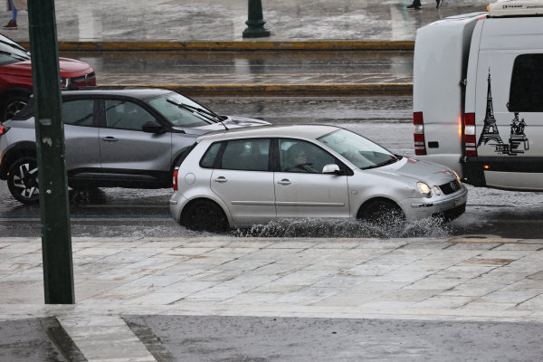 Κλέαρχος Μαρουσάκης: Έρχεται φθινόπωρο με χαλαζοπτώσεις και κεραυνούς - Τι ισχύει για Αττική