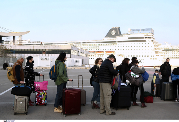 Ο κούκος αηδόνι θα στοιχίσει το Πάσχα σε νησί για οικογένειες: Μέχρι και 800 ευρώ μόνο για τα ακτοπλοϊκά εισιτήρια