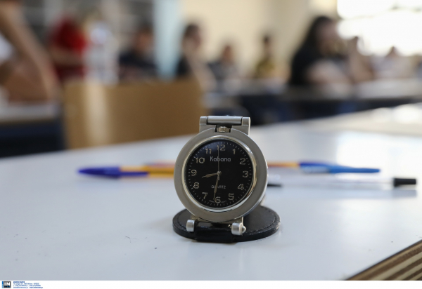 Πανελλήνιες 2022: Τι απαγορεύεται να έχουν μαζί τους οι υποψήφιοι, πότε μηδενίζεται γραπτό