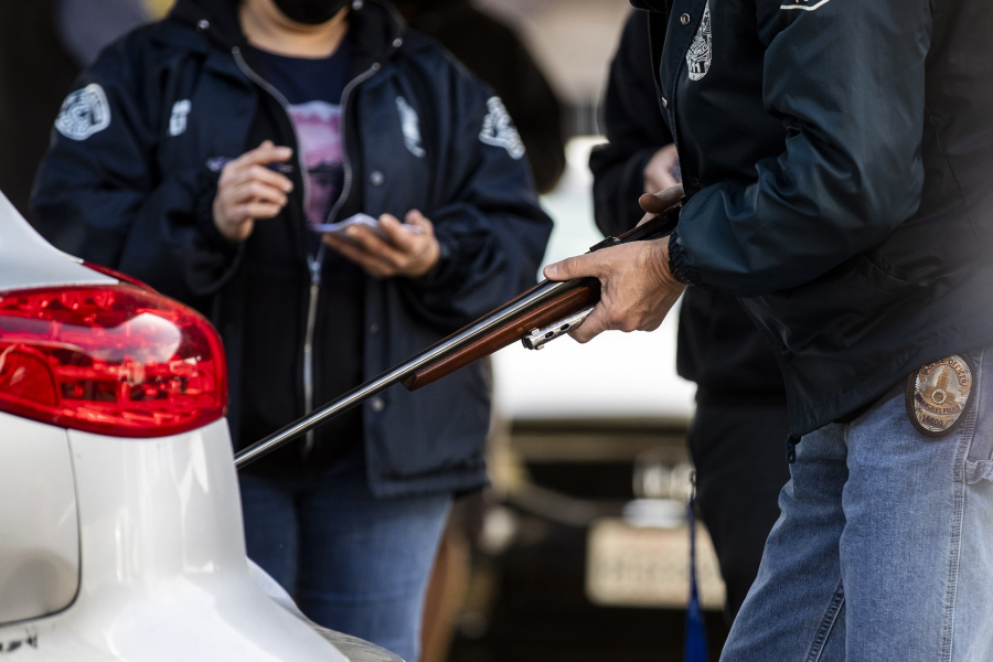 Σοκαριστικό βίντεο με 12χρονη να συλλαμβάνεται στις ΗΠΑ για τον φόνο του 9χρονου αδερφού της, «λυπάμαι πολύ μαμά»