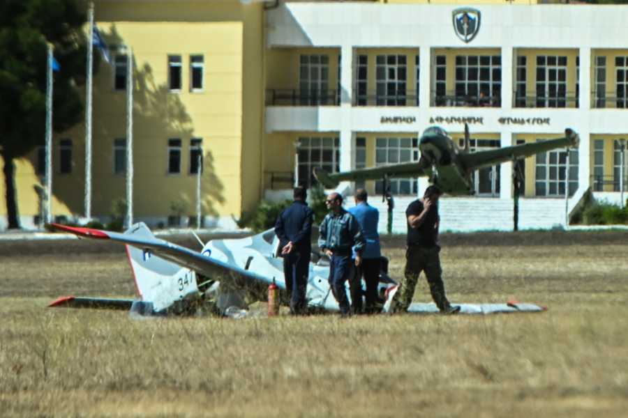Ατύχημα στο Τατόι: Σοβαρά τραυματισμένοι οι δύο χειριστές του εκπαιδευτικού αεροσκάφους (Εικόνες & Βίντεο)