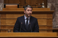 Ένταση στη Βουλή για τις υποκλοπές: Στο «κόκκινο» η κόντρα Ανδρουλάκη με Δεμίρη