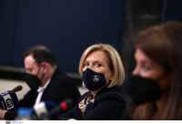 Το 2,5% των Ελλήνων είναι ενεργά κρούσματα, από αύριο τα χάπια για τον κορονοϊό