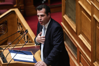 Έκθετος ο Πλεύρης για τους προφυλακισμένους γιατρούς του Μαζωνάκη