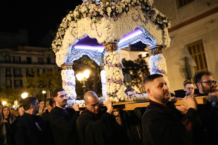 Kαιρός Μεγάλης Παρασκευής: Πού θα βρέχει – Η πρόγνωση για τον Επιτάφιο
