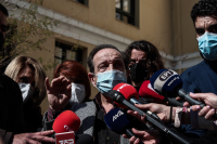 Μπιμπίλας: «Να συνεχιστεί η προβολή σειρών με τον Φιλιππίδη, ζουν άνθρωποι από τα δικαιώματα»